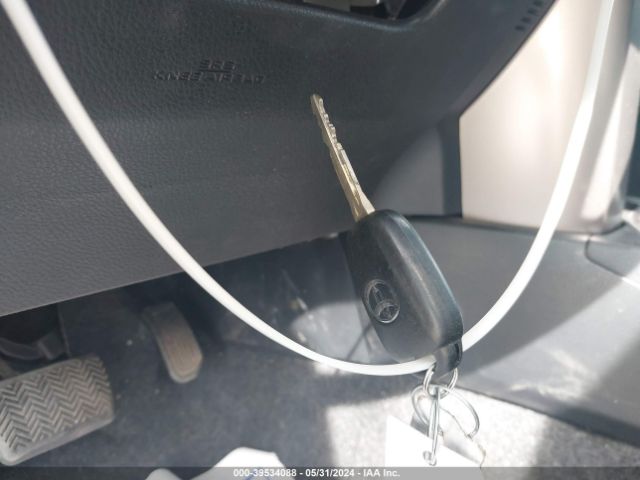 JTMZFREV1JJ180969 Toyota RAV4 LE