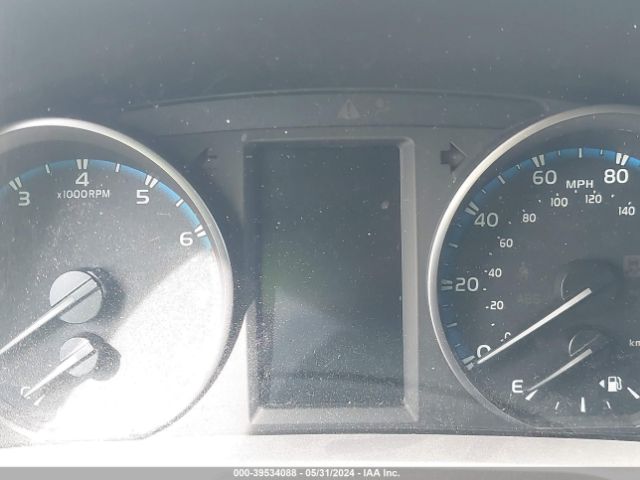 JTMZFREV1JJ180969 Toyota RAV4 LE