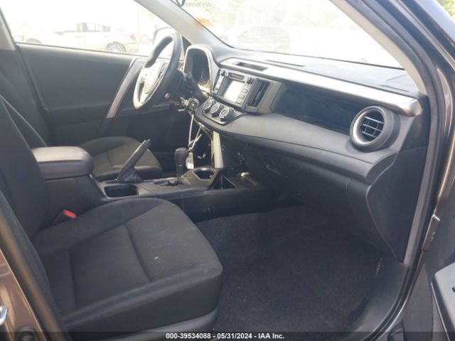 JTMZFREV1JJ180969 Toyota RAV4 LE