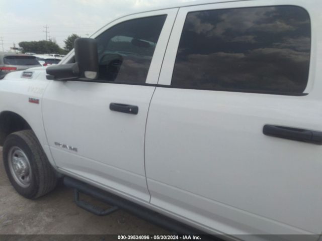 3C6UR5CJ9NG130975 RAM 2500 Tradesman  4x4 6'4 Box