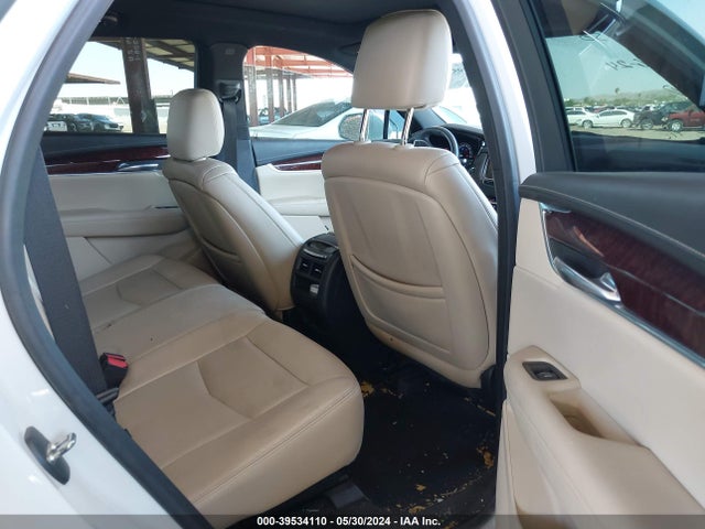 1GYKNCRS5JZ165744 Cadillac XT5 LUXURY