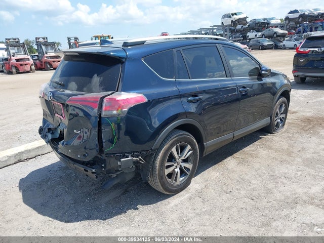Toyota Rav4 Xle 2017 JTMWFREV2HJ142728 Image 4