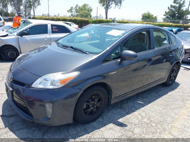 Toyota Prius Two 2015 JTDKN3DU4F0450185 Image 2