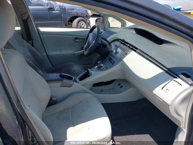 Toyota Prius Two 2015 JTDKN3DU4F0450185 Image 5