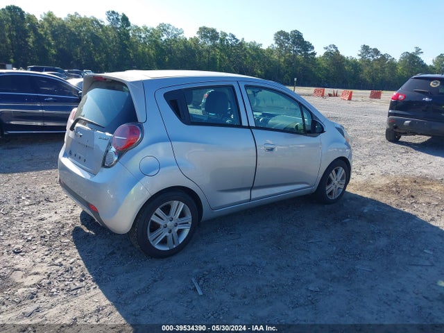 Chevrolet Spark 1lt Auto 2014 KL8CD6S97EC516452 Image 4