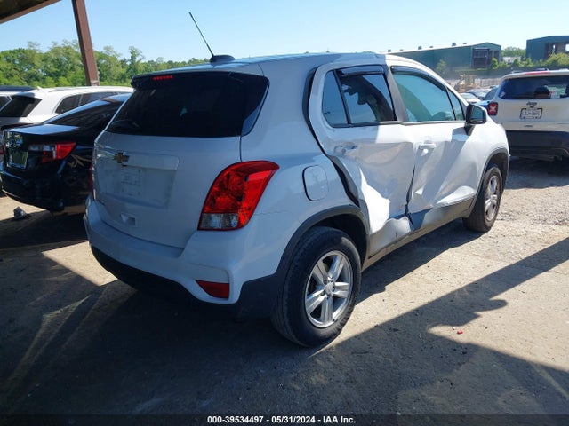 Chevrolet TRAX LS 2018 3GNCJNSB7JL366782 Image 4
