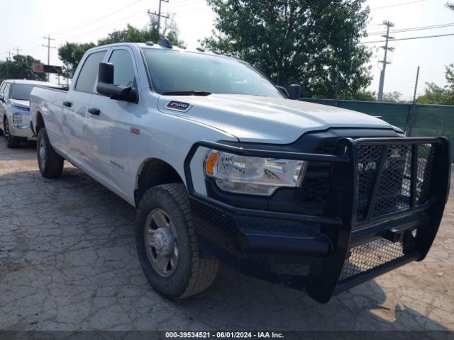 3C6UR5HJ4NG273051 RAM 2500 Tradesman  4x4 8' Box