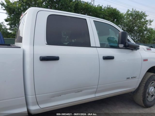 3C6UR5HJ4NG273051 RAM 2500 Tradesman  4x4 8' Box
