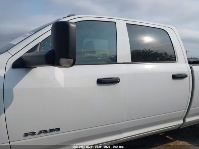 3C6UR5HJ4NG273051 RAM 2500 Tradesman  4x4 8' Box