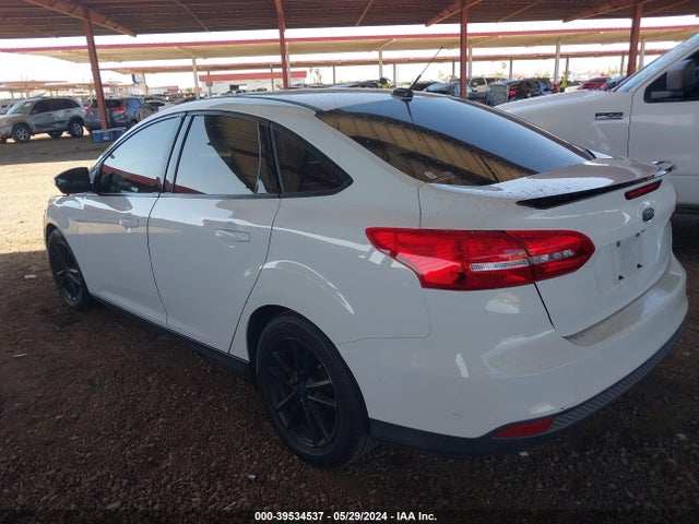 Ford FOCUS SE 2017 1FADP3F21HL300251 Image 3