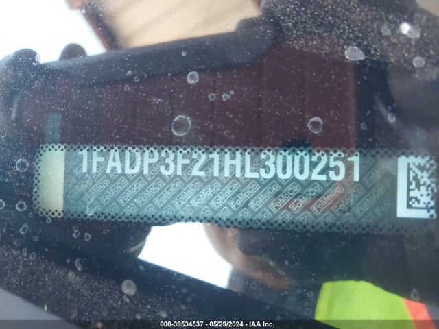 Ford FOCUS SE 2017 1FADP3F21HL300251 Image 9