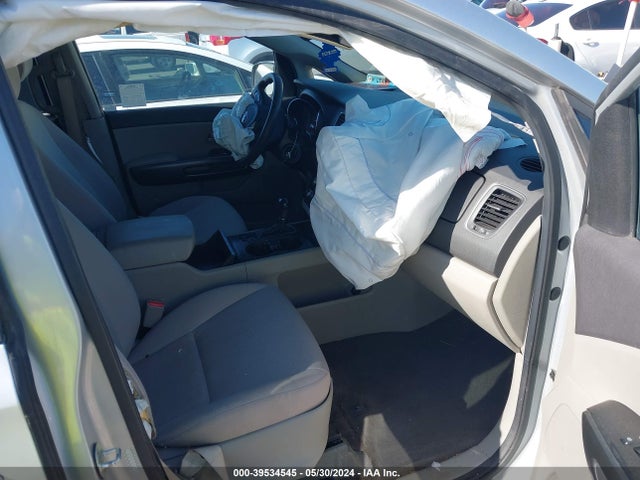 KIA SEDONA LX 2016 KNDMB5C11G6092417 Image 5