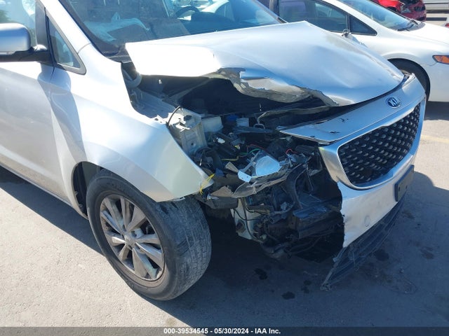 KIA SEDONA LX 2016 KNDMB5C11G6092417 Image 6