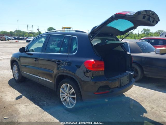2016 VOLKSWAGEN TIGUAN WVGBV7AX0GW538974 Photo 2