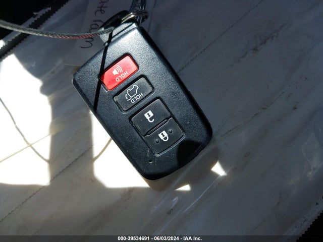 Toyota Rav4 Xle 2017 2T3RFREV9HW559732 Image 11