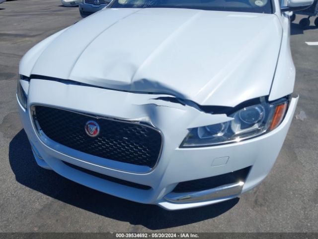 SAJBD4BV7HCY35585 Jaguar Xf 35t Premium