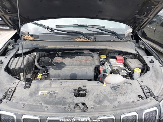3C4NJDFB8NT195343 Jeep Compass Latitude Lux 4x4