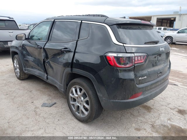 3C4NJDFB8NT195343 Jeep Compass Latitude Lux 4x4