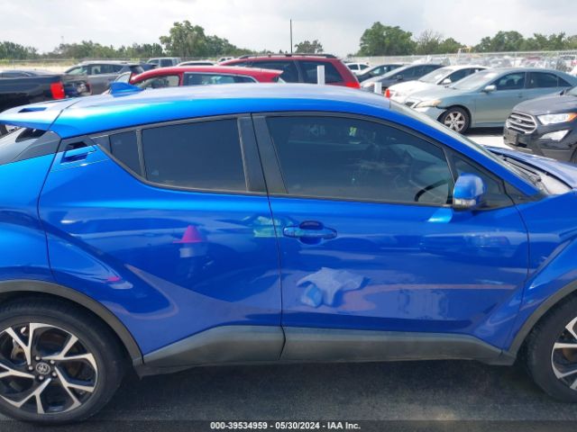 NMTKHMBX5JR037805 Toyota C-hr Xle Premium