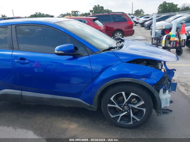 NMTKHMBX5JR037805 Toyota C-hr Xle Premium