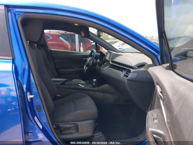 NMTKHMBX5JR037805 Toyota C-hr Xle Premium