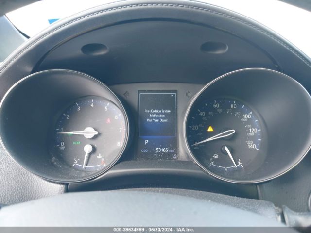 NMTKHMBX5JR037805 Toyota C-hr Xle Premium