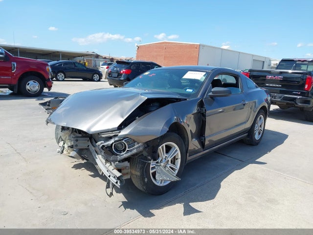 Ford Mustang V6 2014 1ZVBP8AM2E5334154 Image 2