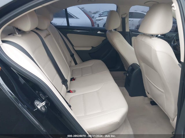 3VWL17AJ1GM266920 Volkswagen Jetta 1.8t Sel