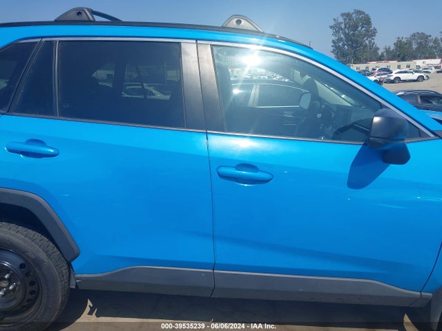 2T3H1RFV9MW145188 Toyota RAV4 LE
