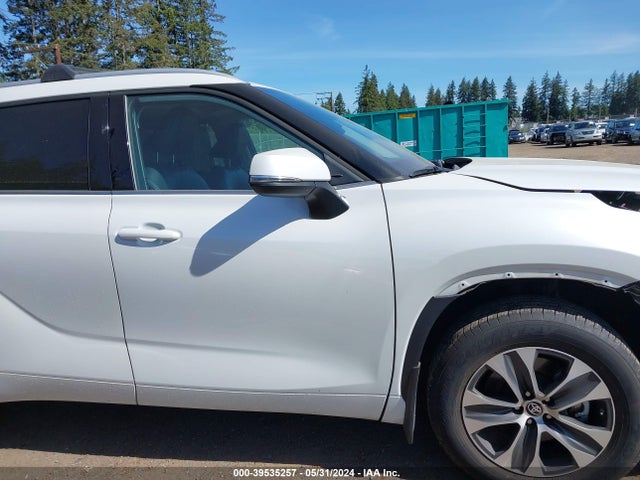 Toyota Highlander Xle 2022 5TDGZRBH5NS213252 Image 14