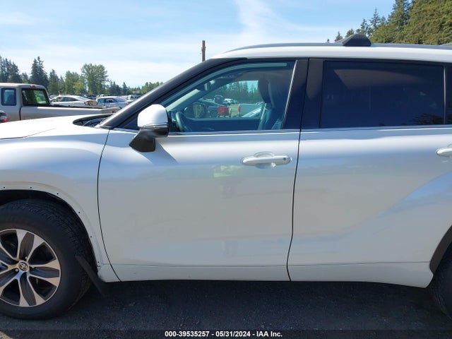 Toyota Highlander Xle 2022 5TDGZRBH5NS213252 Image 15