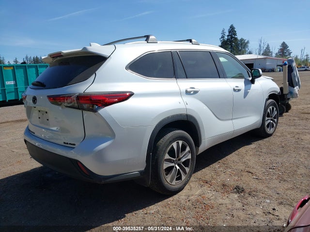Toyota Highlander Xle 2022 5TDGZRBH5NS213252 Image 4