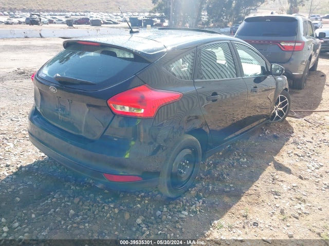 Ford FOCUS SEL 2017 1FADP3M24HL314552 Image 4
