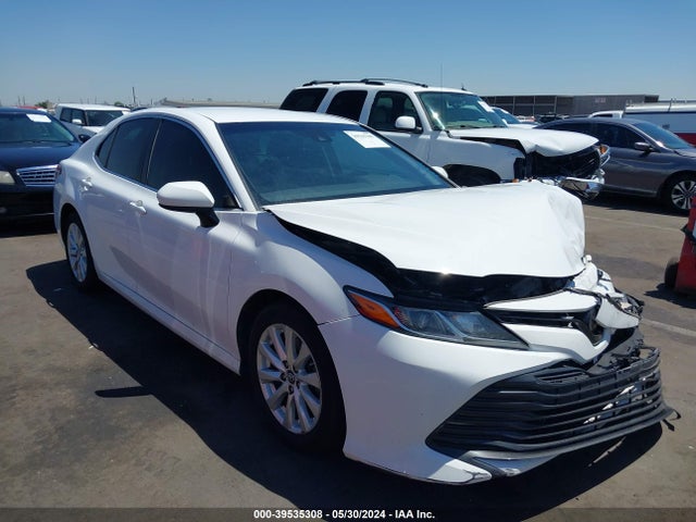 Toyota CAMRY LE 2018 4T1B11HK9JU616481 zdjęcie główne