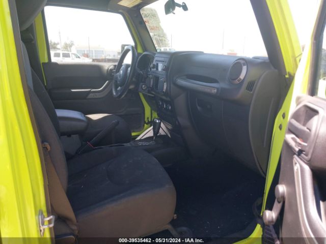 1C4BJWDG2GL320557 Jeep Wrangler Unlimited Sport