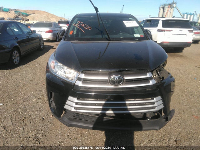Toyota Highlander Le 2018 5TDBZRFH4JS909969 Image 12
