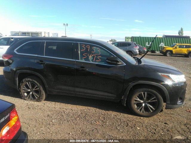 Toyota Highlander Le 2018 5TDBZRFH4JS909969 Image 13