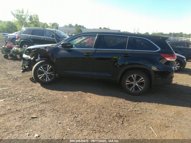 Toyota Highlander Le 2018 5TDBZRFH4JS909969 Image 14
