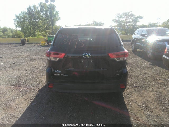 Toyota Highlander Le 2018 5TDBZRFH4JS909969 Image 16