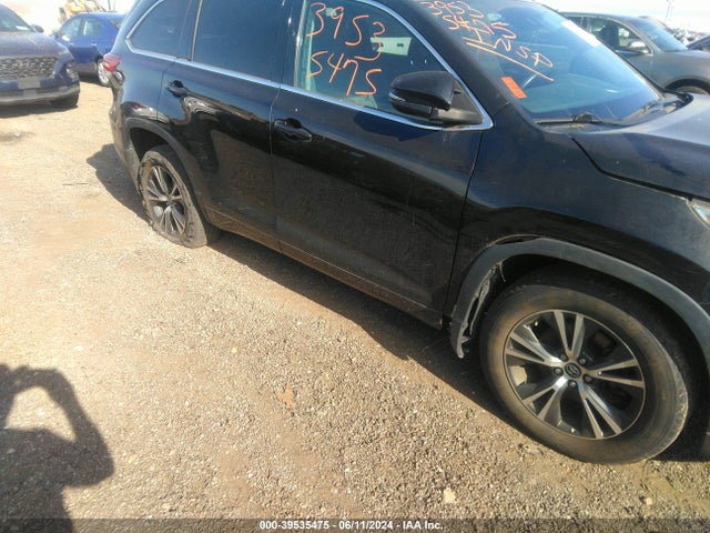 Toyota Highlander Le 2018 5TDBZRFH4JS909969 Image 19