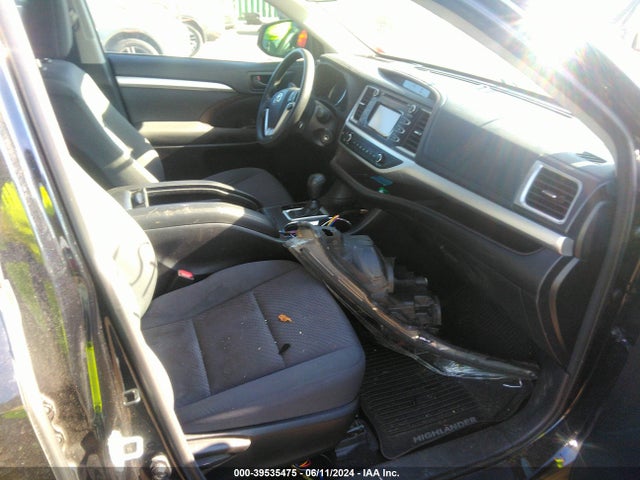 Toyota Highlander Le 2018 5TDBZRFH4JS909969 Image 5