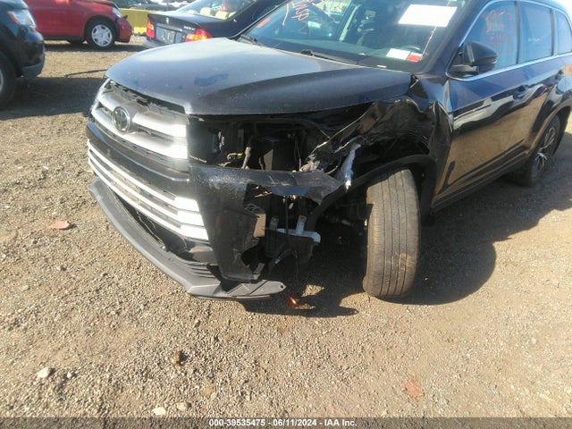 Toyota Highlander Le 2018 5TDBZRFH4JS909969 Image 6