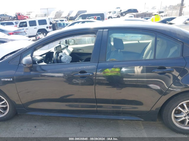 Toyota Corolla Hybrid Le 2021 JTDEAMDE8MJ016916 Image 14