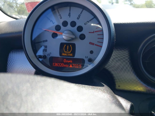 2009 MINI COOPER S CLUBMAN WMWMM33529TP74564 Photo 6