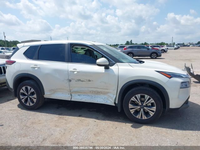 JN8BT3BA4PW432335 Nissan Rogue Sv Fwd