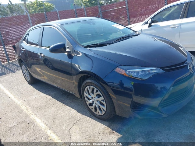 Toyota COROLLA LE 2017 5YFBURHE8HP675260 zdjęcie główne