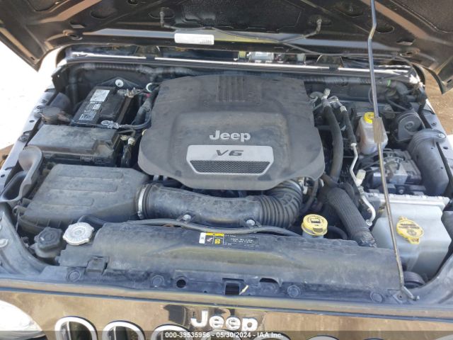 1C4BJWDG9HL719466 Jeep Wrangler Unlimited Sport 4x4