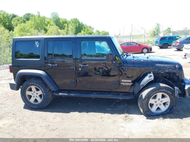 1C4BJWDG9HL719466 Jeep Wrangler Unlimited Sport 4x4