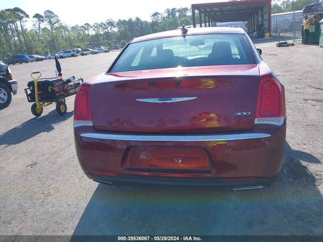 Chrysler 300 Touring 2018 2C3CCAAG3JH275353 Image 16