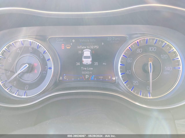 Chrysler 300 Touring 2018 2C3CCAAG3JH275353 Image 7